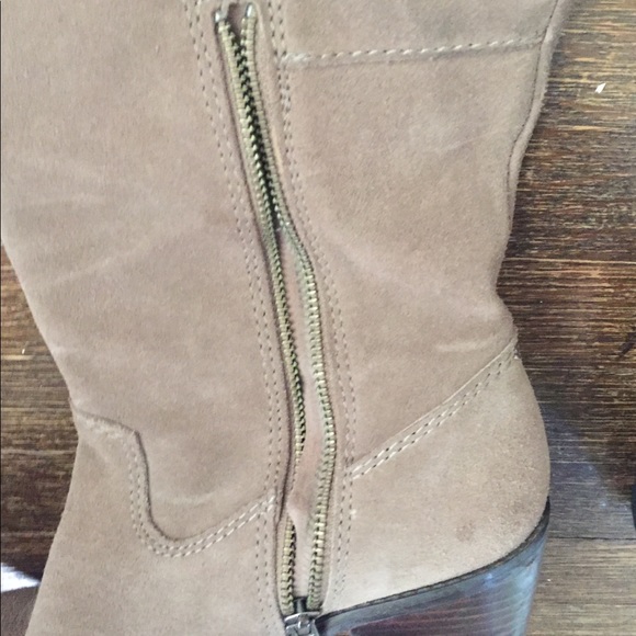 Calvn Klein Tall Suede boots - Picture 4 of 4